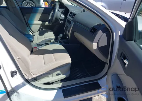 2010 Ford Fusion Hybrid from USA, damaged, VIN 3FADP0L3XAR395170